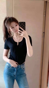 台中美腿援交妹：敏敏 164 C 45 22歲 漂亮 苗條 各種姿勢滿足你 讓你爽到不想拔出來