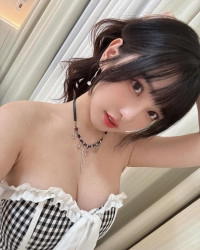 陳溪 160.48.D+.23歲  漂亮正妹 笑起來甜美