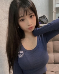 #白白嫩嫩的皮膚和大奶讓人垂涎三尺