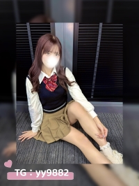 清純小騷貨❤158.D.45.22歲   這是一位外冷內熱の小騷貨，被她冷艷外貌欺騙的葛格，