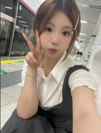 高雄新妹上架  1X歲呦呦淫妹 160cm C奶 46kg 缺錢下海 主動型 夠熱情 最淫蕩放的很開