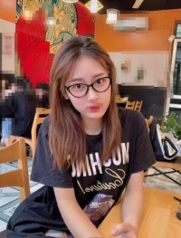 台中外送茶：蜜桃 160 C 46 22歲 書店妹妹 長相清秀 活潑 粉色甜心少女 皮膚白皙