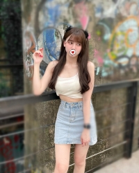 台中美腿外送茶：妮妮 166.46.C+.22歲 高顏值 小蠻腰腰力超贊的 翹臀性感十足