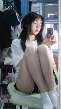 學生援交妹：A辣 162 C 45 20歲 #清純學生系花 臉蛋漂亮身材讚 修長的美腿 好貨不錯過
