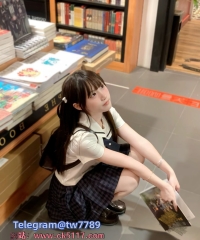 這位名叫星辰的女生，如同一顆清澈明亮的星星