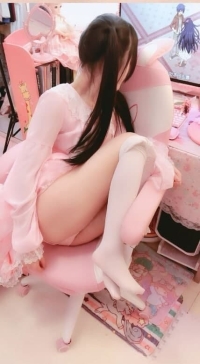 东京夜游网：千伊 155cm.C.18歲.40kg 嬌小 粉嫩可愛 無毛嫩鮑很好舔 配合度佳
