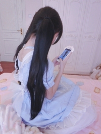 幼齒小蘿莉：沛沛 155 B 43 19歲 嬌小幼齒 超級粉嫩 人超級可愛 讓人直流口水