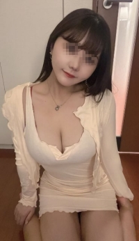 娟娟160cm 48kg E奶 25歲     高顏值外表秀氣漂亮   內心大膽很淫蕩   身材勻稱  細腰