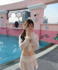 🇯🇵 番號：6183 資訊：158cm・45kg・D・22歲 外表清純笑起來很甜 領家女孩