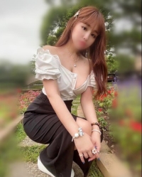 大奶外送茶：多莉 162 45 E 23歲 會健身的性感女孩 身材緊緻 聲音也很耐聽 健談