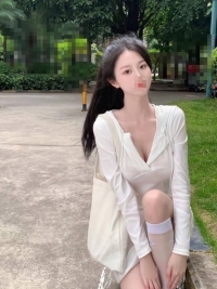 台中美腿暑假學生：喵喵 162 C 21歲 很健談 很可愛 有女友fu 各種姿勢都可以配合