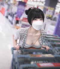东京夜游网 🎀情報：162.D.24歲.48kg 極品騷女上線 聲音甜甜的 穿著性感 喜歡主動吃你