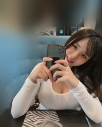 爆乳援交妹：沐子 163 F 48 23歲 陽光樂觀 身材好 真乃 無任何添加 很Q彈的喔