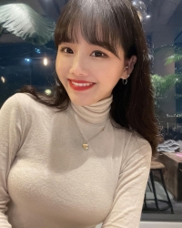 东京夜游网 情報：163.E.24歲.48kg 火辣身材 少女般的童顏配上這樣的性感曲線！
