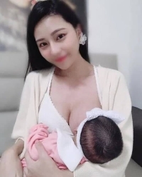 奶水媽媽外送茶：小可 162 48 D 30歲 最近急需用錢 在線求助好心哥哥幫忙