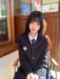 日本東京找小姐：米桃 155-44-C-20歲 可愛不純情😂  最喜歡的就是舔肉棒 櫻桃小嘴比櫻
