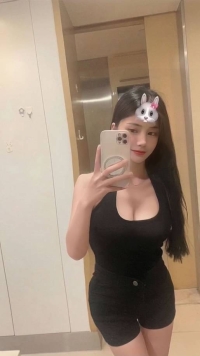 #爆乳女神  #笑容超甜美   #車頭燈超大  棉花糖手感