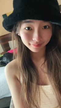 稚嫩高中生；小櫻 150.C.40.18歲 主動 ,熱情大方 小舌不止很會親還很會舔 姿勢都配合