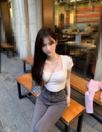 小汁   157   46  C   22歲  皮膚白  口交超厲害性感嫵媚  敢玩萌妹 越可愛的臉做愛的