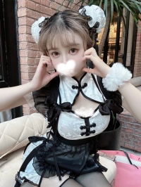 东京夜游 🍓 塔塔 158cm.D.21歲.46kg 塔塔是一位日韓混血女孩 外表甜美可人 身材嬌小