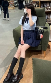 #救助失學少女：樂初 157 C 42 19歲 童顏可愛白嫩 嬌小玲瓏 可無套吹 舌吻 火車便當