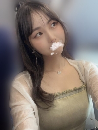 清純  很耐看 笑起來很甜美