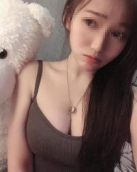 高雄大奶外送茶：小喜164 F 26歲 純天然F奶妹“小喜 ”膚白 很適合成熟性慾強的男士