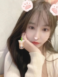 幼齒學生妹：小嘴 156 C 43 19歲 剛滿19歲不久 第一次下海