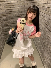 日本風俗業：紬（つむぎ）156-40-B-19歲 甜美的臉蛋 白皙的皮膚  少女氣息滿滿的