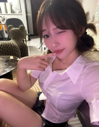元氣少女 🍓 茜 157cm.D.21歲.45kg 外貌清純，身材性感火辣，皮膚白皙~身材臉蛋都超正